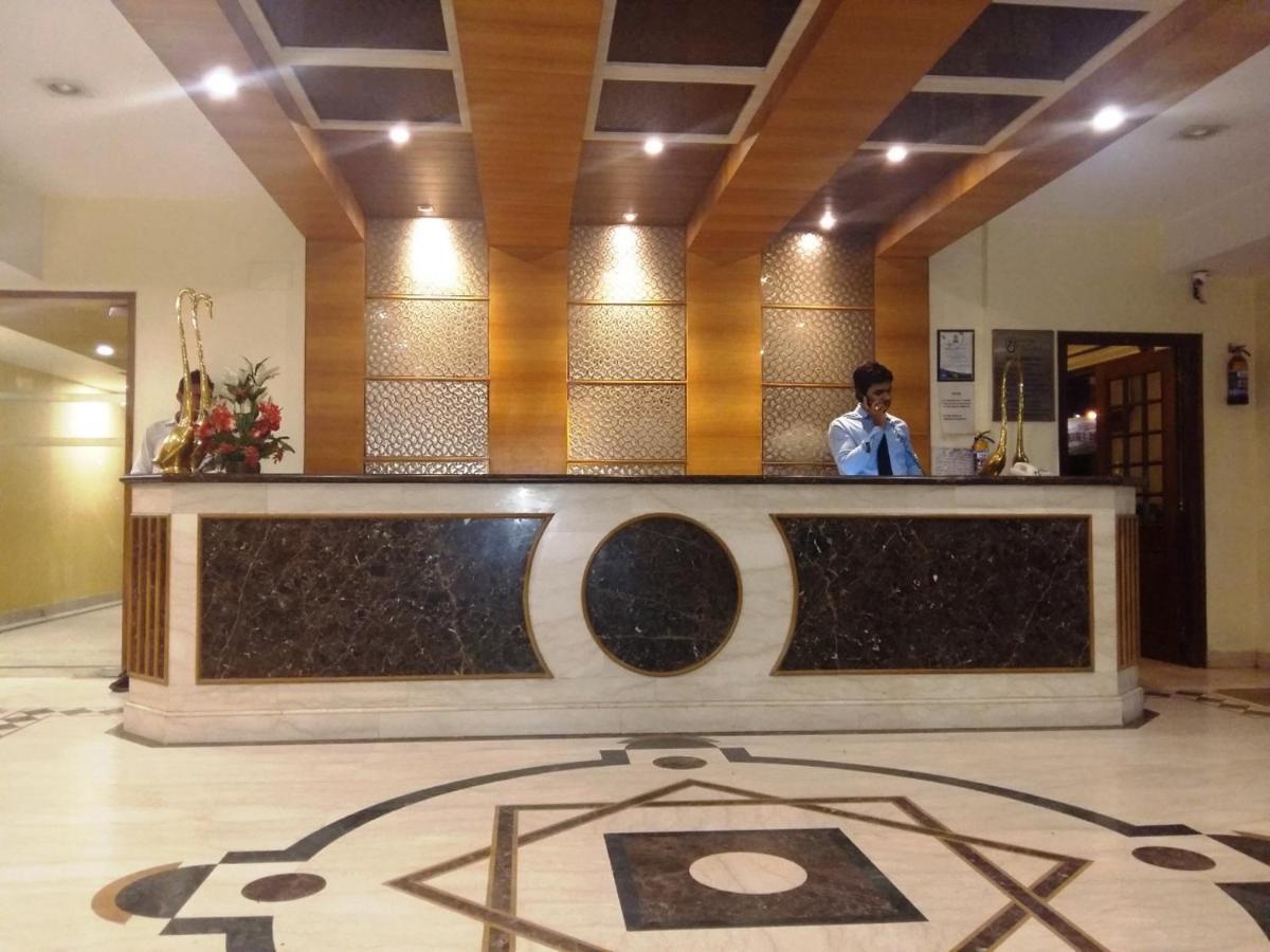 Oyo-22953酒店住房 瓜廖尔 外观 照片