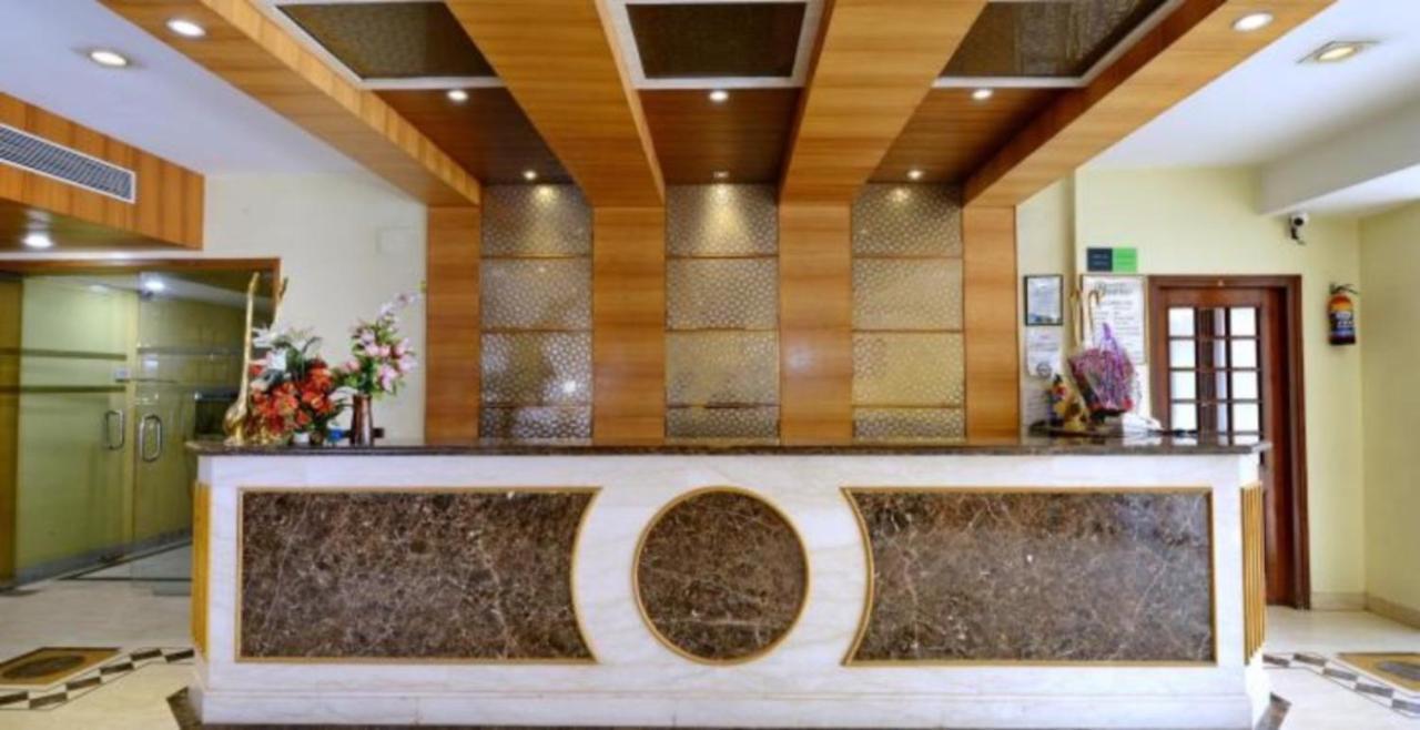 Oyo-22953酒店住房 瓜廖尔 外观 照片