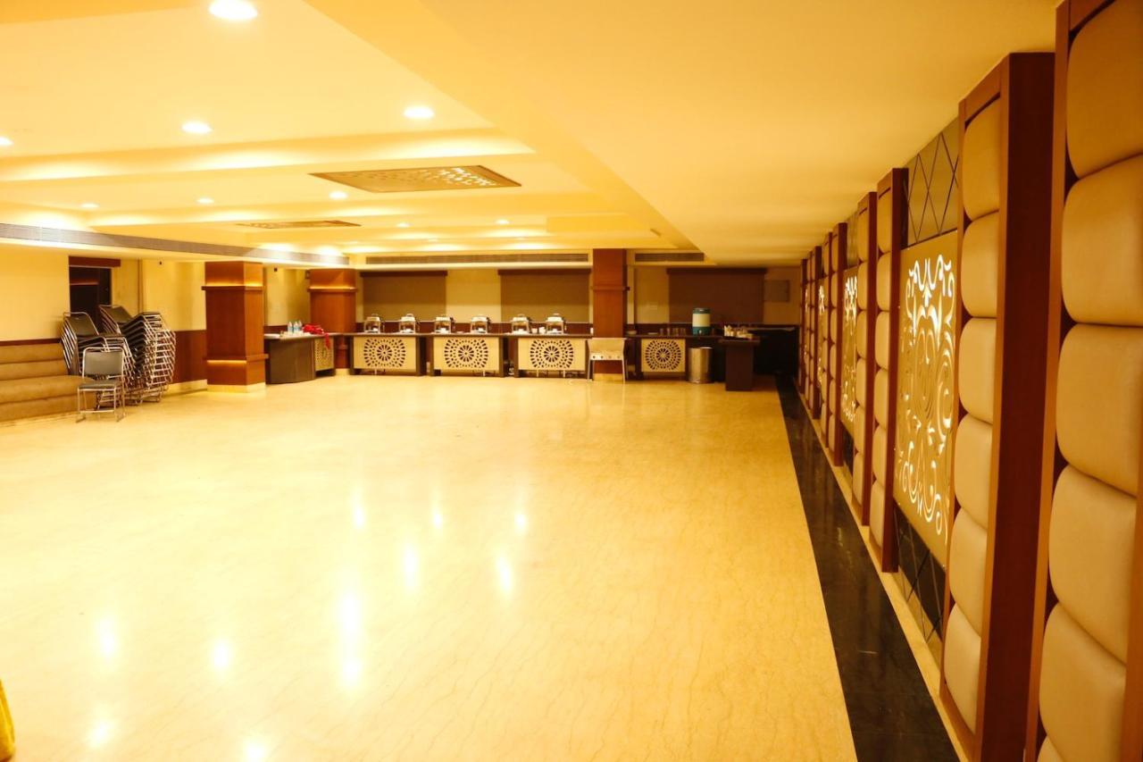 Oyo-22953酒店住房 瓜廖尔 外观 照片